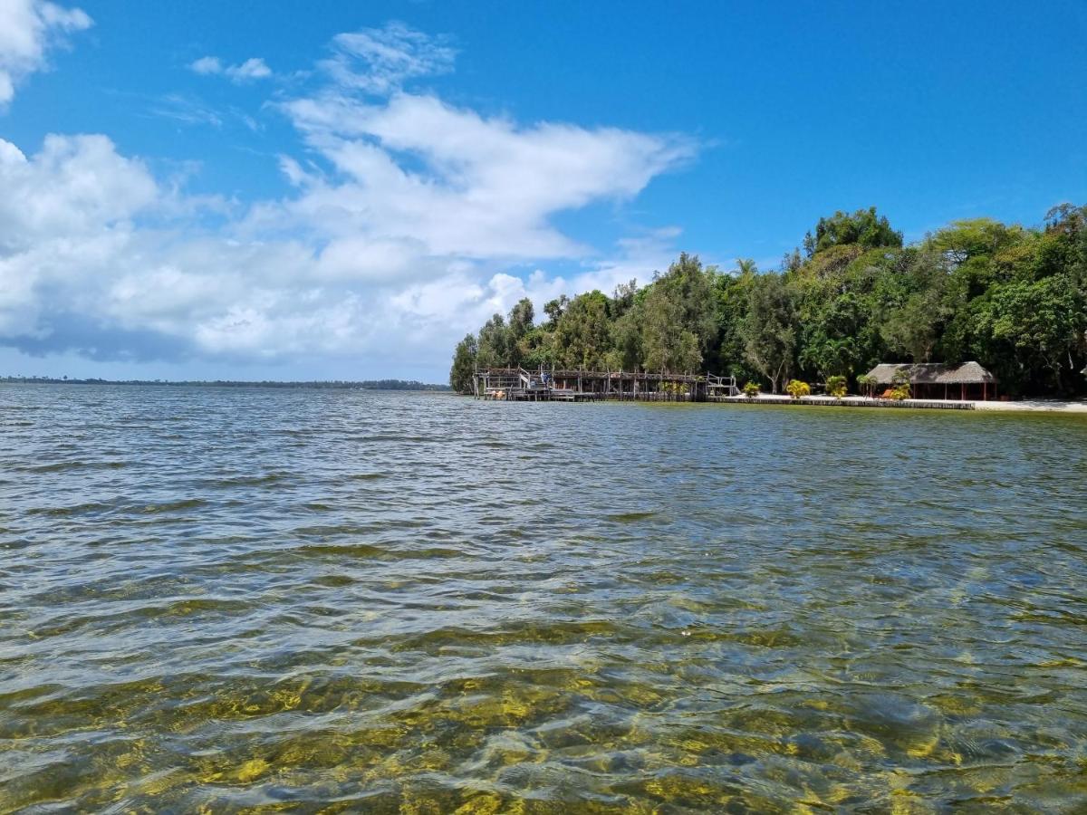 Les Acacias Bungalows Manambolo エクステリア 写真