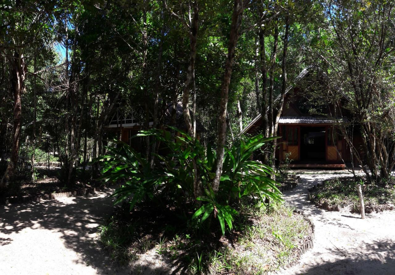 Les Acacias Bungalows Manambolo エクステリア 写真