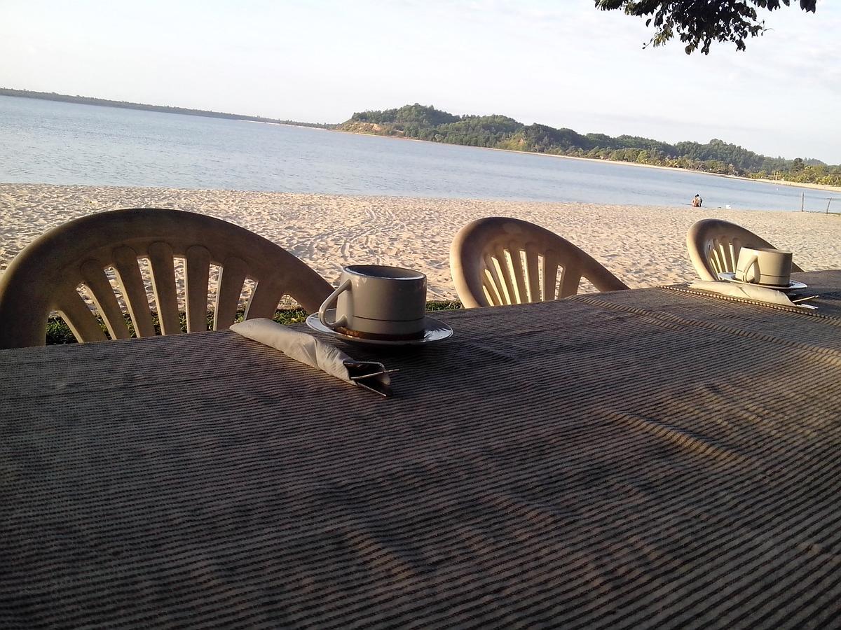 Les Acacias Bungalows Manambolo エクステリア 写真