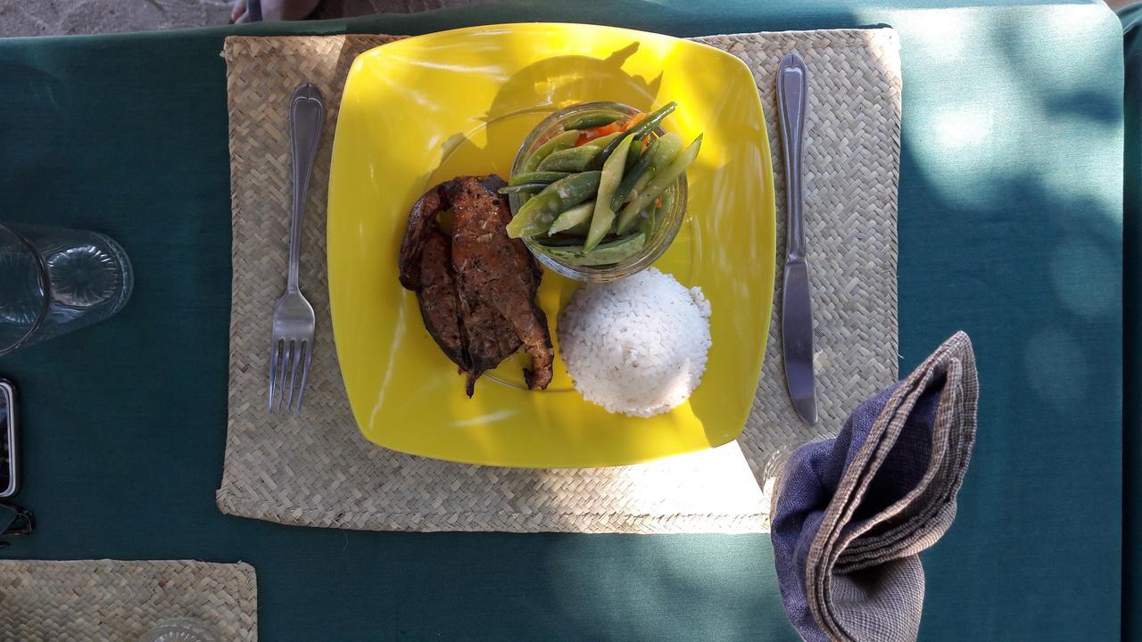 Les Acacias Bungalows Manambolo エクステリア 写真