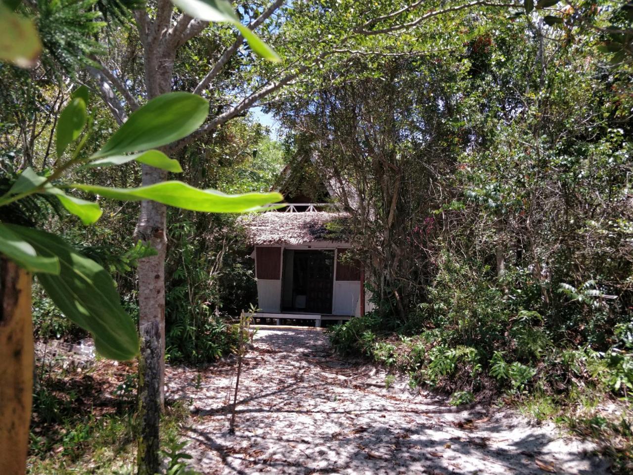 Les Acacias Bungalows Manambolo エクステリア 写真