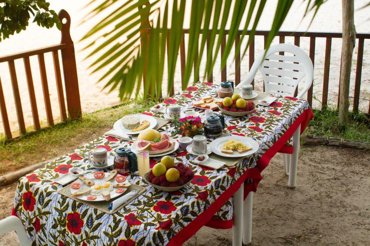 Les Acacias Bungalows Manambolo エクステリア 写真